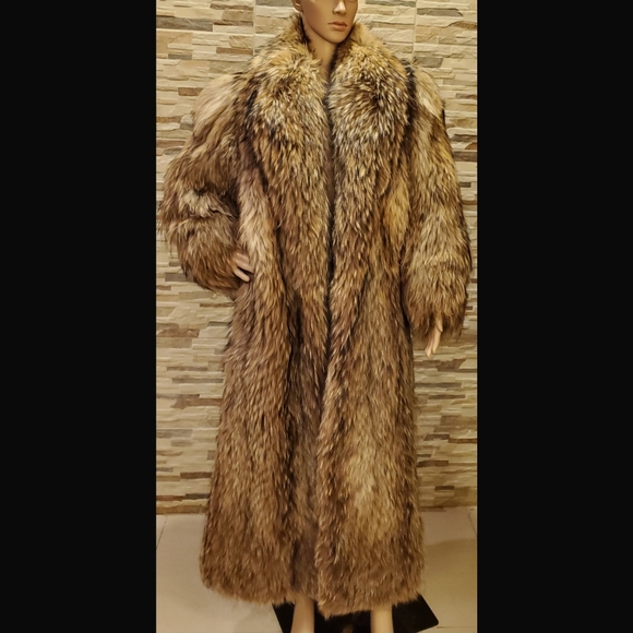 The Evans Collection Long Wolf Coat - Picture 9 of 17